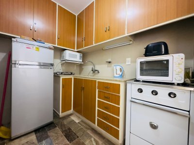  Apartamento en venta, 1 dormitorio, peninsula con garage Punta del este. - MCH10929A