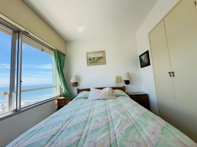  Apartamento en venta, 1 dormitorio, peninsula con garage Punta del este. - MCH10929A