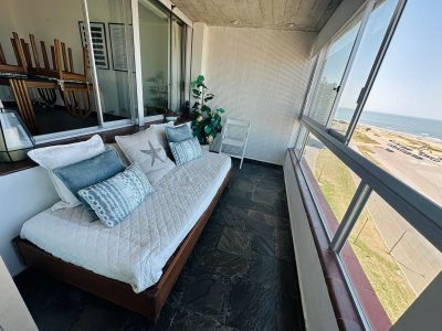 Apartamento de 3 dormitorios en venta en Punta del Este