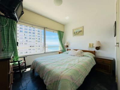  Apartamento en venta, 1 dormitorio, peninsula con garage Punta del este. - MCH10929A