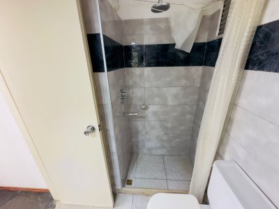  Apartamento en venta, 1 dormitorio, peninsula con garage Punta del este. - MCH10929A