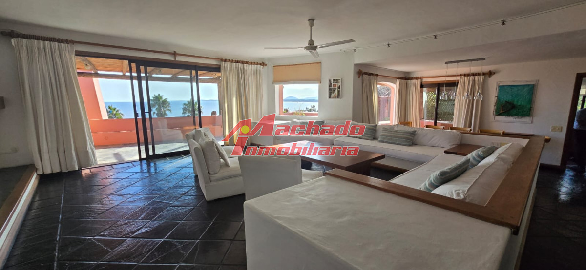 aprtamento en Punta Ballena, espectacular vista con Parrillero propio - MCH13106A