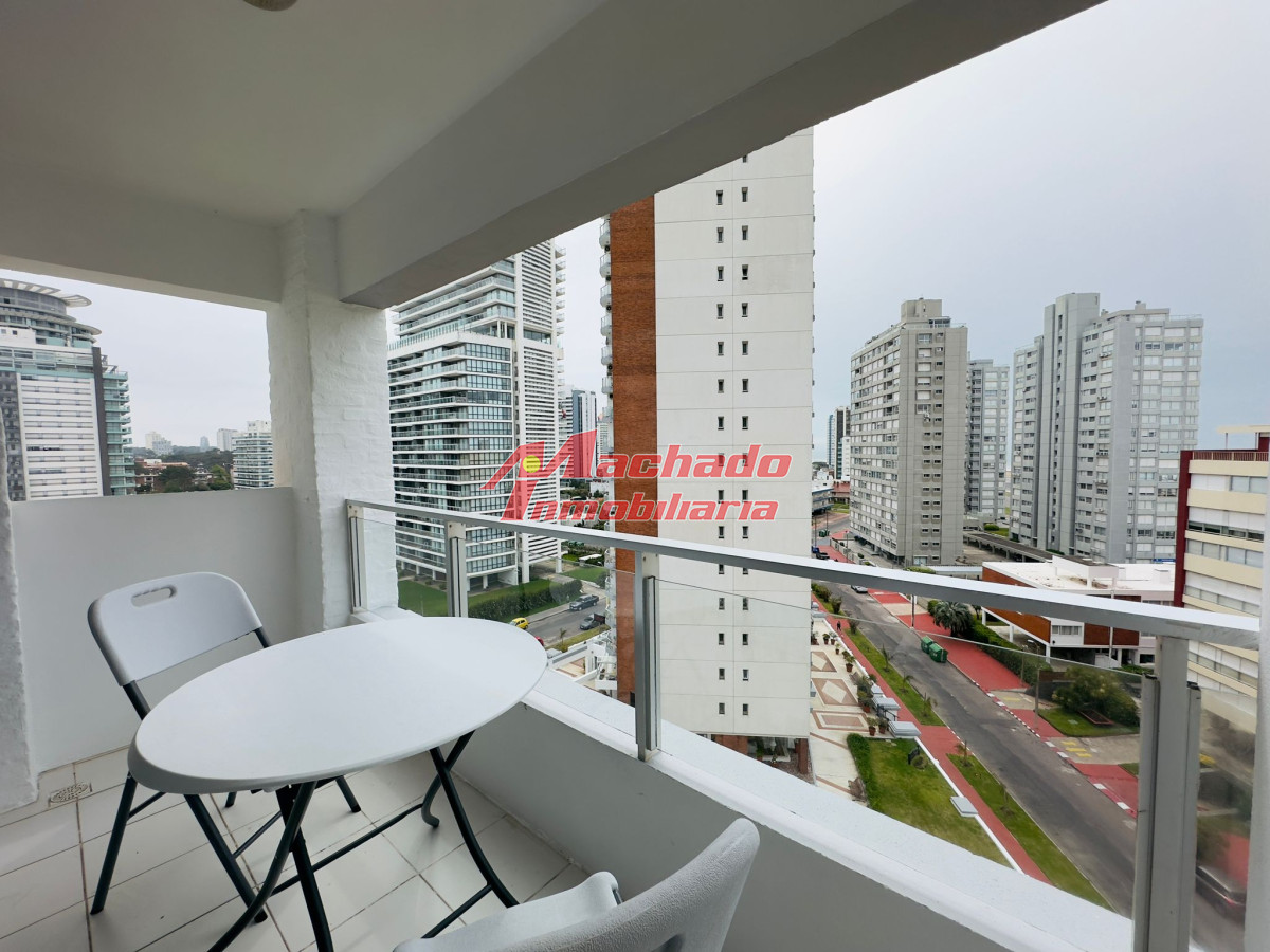 Apartamento de 1 domritorio en alquiler de Temporada en Punta del este.