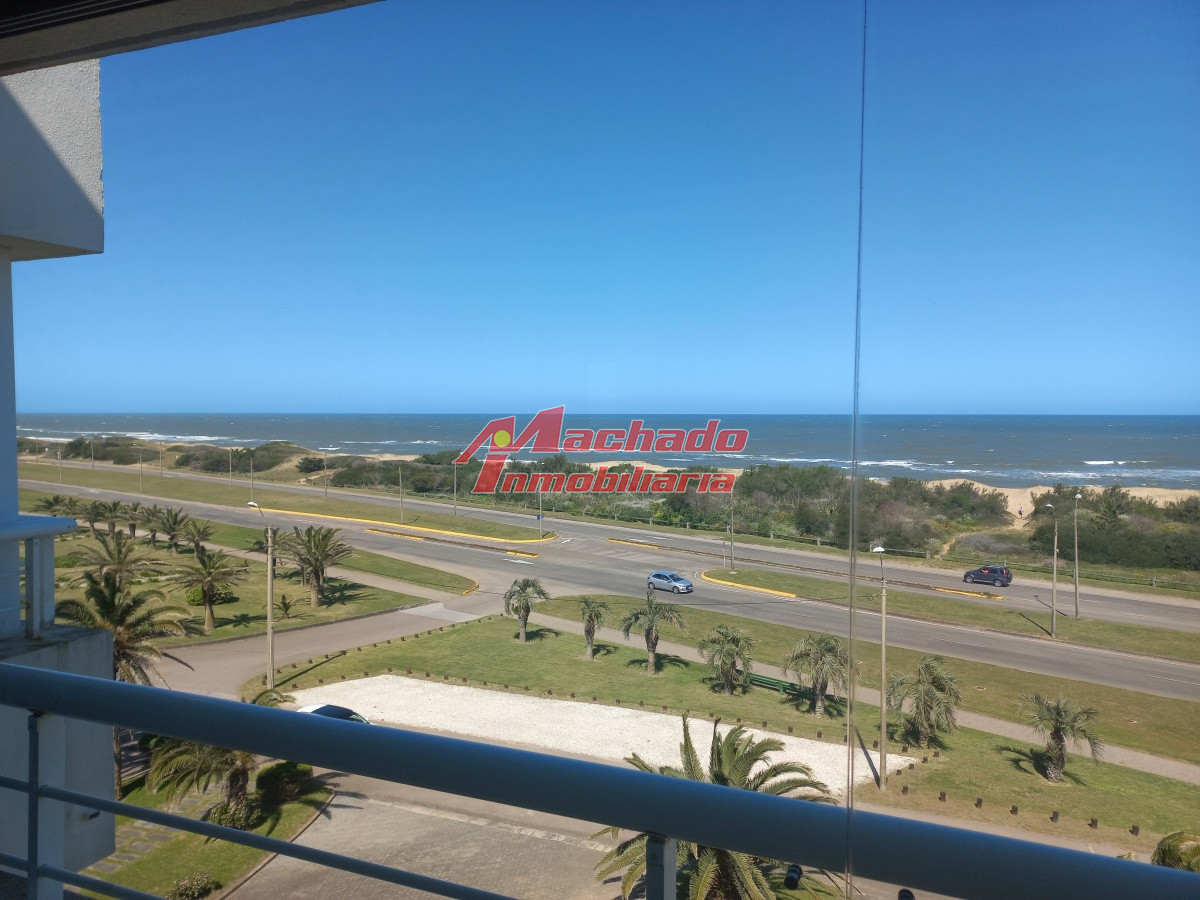 Alquiler apartamento de 3 dormitorios en Punta del Este frente al mar
