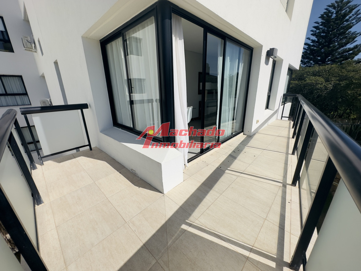 Alquiler de apartamento en playa brava