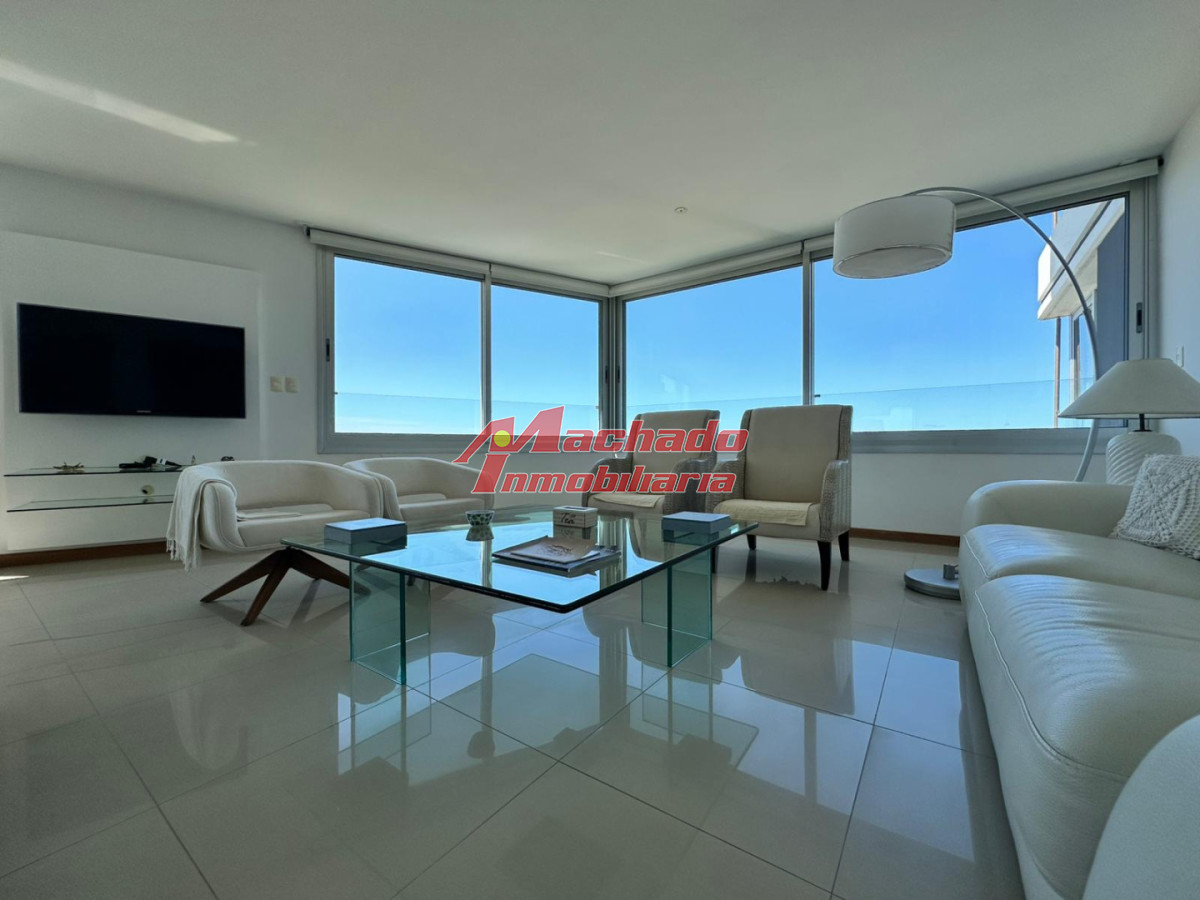 Apartamento de 3 dorm más dep en venta en Punta del Este - MCH6651A