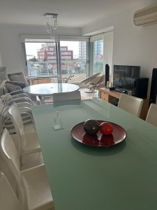 Apartamento de 2 dormitorios en Playa Mansa en venta