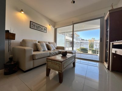 Venta de apartamento de 2 dormitorios en zona Brava