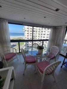 Apartamento en venta de 3 dormitorios y dependencia en Punta del Este