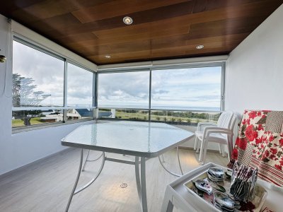 Venta  y alquiler de apartamento de 4 dormitorios en Punta de Este