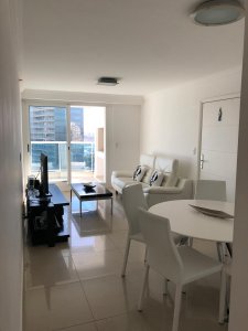 Alquiler y  venta apartamento de dos dormitorios en Punta del Este
