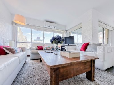 Venta de apartamento en Peninsula. Edificio Recalada.