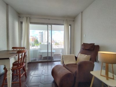Apartamento de dos dormitorios en alquiler de temporada en Punta del Este