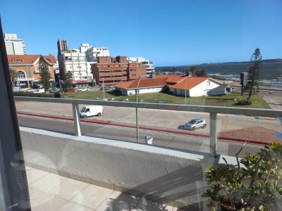 Apartamento en venta de 2 dormitorios en Punta del Este
