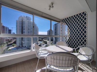 Venta y alquiler temporal de apartamento de dos dormitorios en Punta del Este