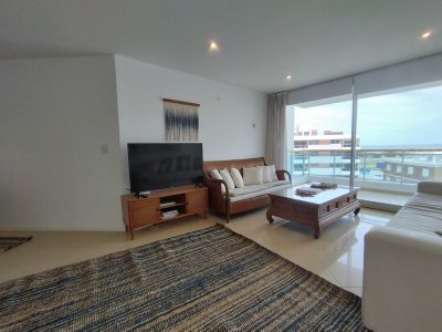 Alquiler y venta de apartamento de 3 dormitorios en Punta del Este