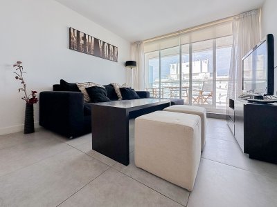 Alquiler temporal, apartamento de1dormitorio y medio en Torre YOO Punta.