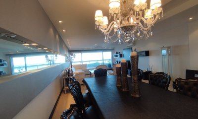 Venta y alquiler de apartamento frente a playa brava