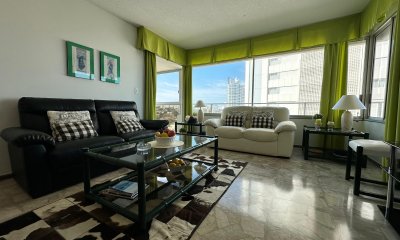 Apartamento en venta de dos dormitorios en Playa mansa