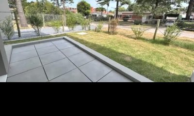 Apto en venta de 2 dormitorios, con terraza con patio, 2 cocheras.