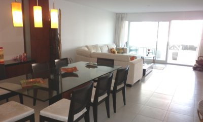 Venta y alquiler de apartamento de tres dormitorios en Punta del Este