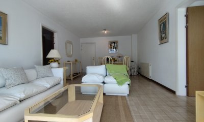 Alquiler y venta de apartamento de dos dormitorios en Punta del Este
