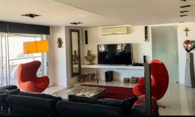 Apartamento En Venta Edificio Espigon Frente Al Puerto.