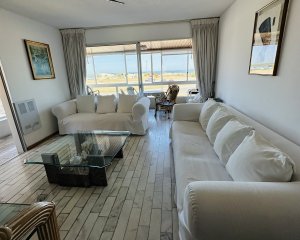 Venta de apartamento, primera linea de la playa brava