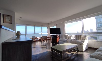 Apartamento en venta de 3 dormitorios en Punta del Este