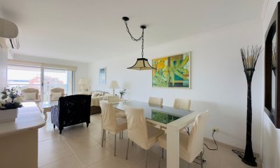 Apartamento de dos dormitorios en venta en Punta del Este