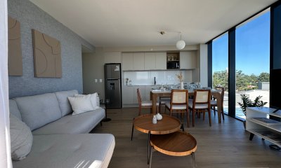 Apartamento en venta, 3 dormitorios, 1 suite, living comedor, balcon.