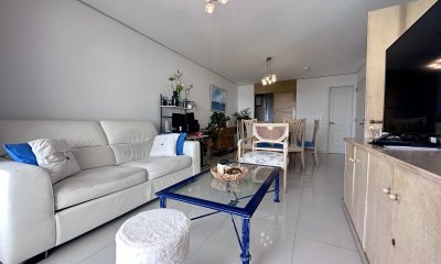 Apartamento de dos dormitorios en venta en Punta del Este