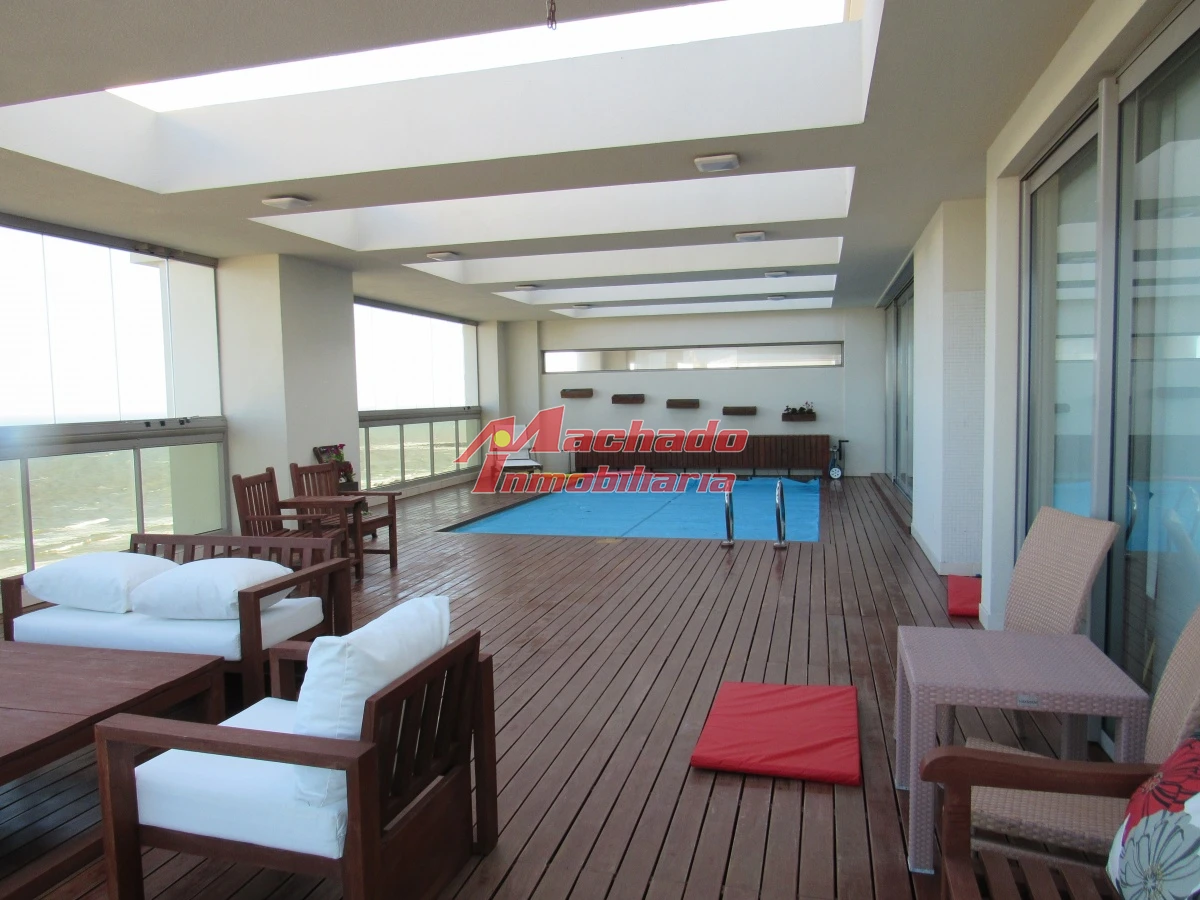 Venta de penthouse de 5 d en suit y dependencia de servicio