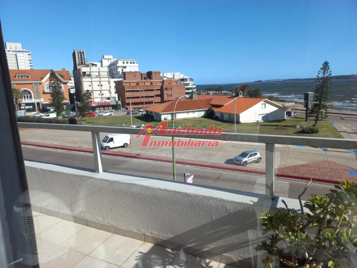Apartamento en venta de 2 dormitorios en Punta del Este