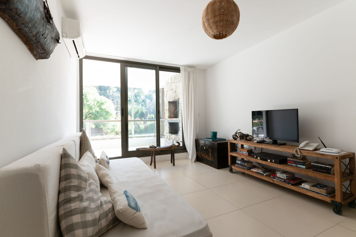 Apartamento En Unique, En Venta, San Rafael, Punta Del Este.