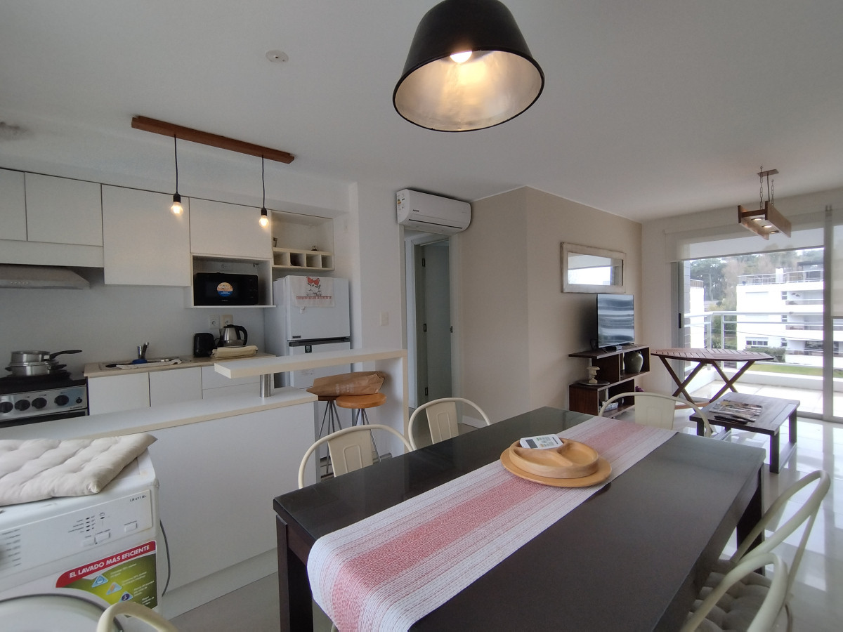 Venta de Pent house en de 2 dormitorios zona Playa abrava