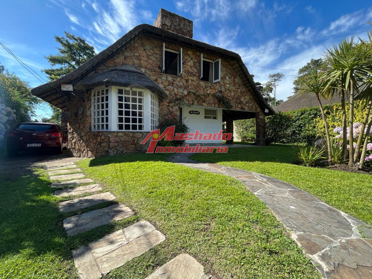Casa de 3 dormitorios en alquiler en Punta del Este