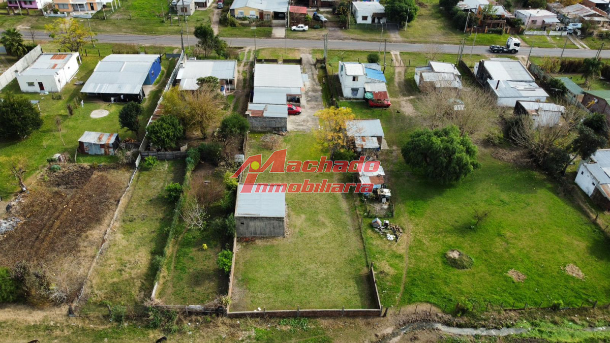 Casa en VENTA, ciudad de Paysandu, 2 dormitorios, 1 baño.