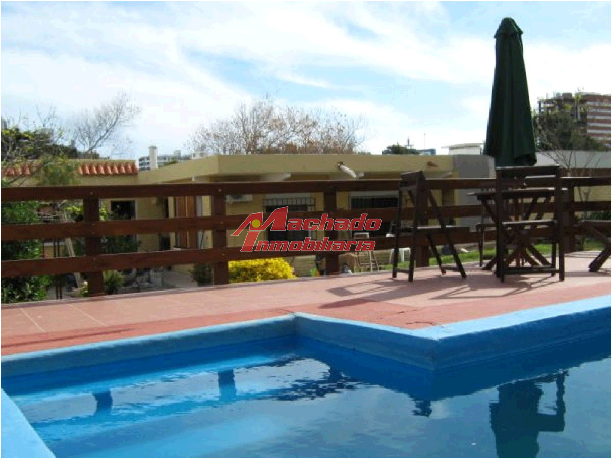 alquiler y  venta de de casa de 4 dormitorios en punta del este - mch4136c