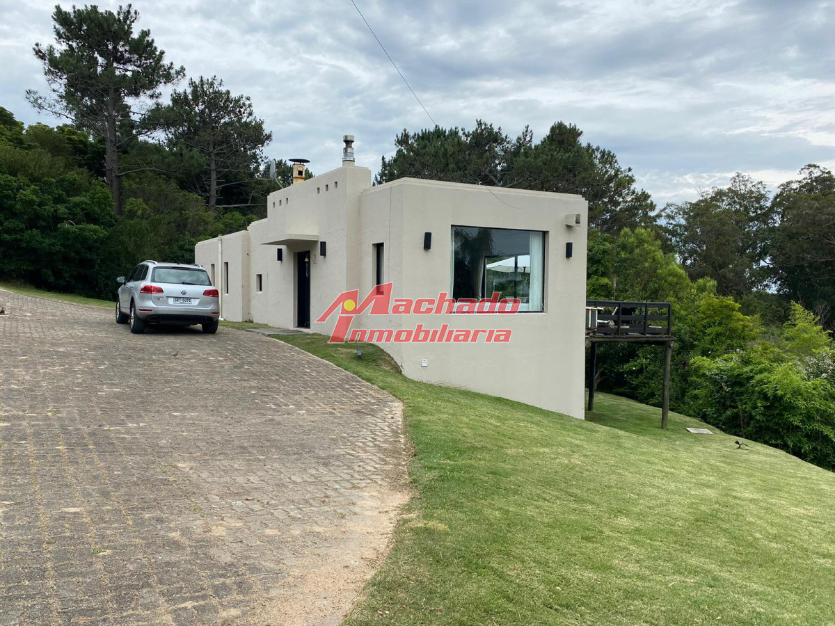 Lomo de la Ballena - GoPunta - Portal Inmobiliario de Punta del Este - Maldonado