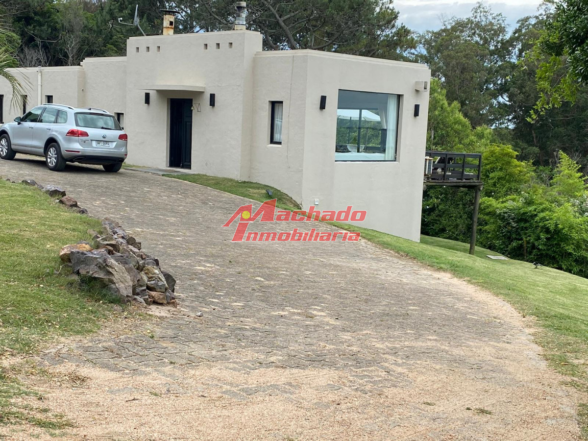 Lomo de la Ballena - GoPunta - Portal Inmobiliario de Punta del Este - Maldonado