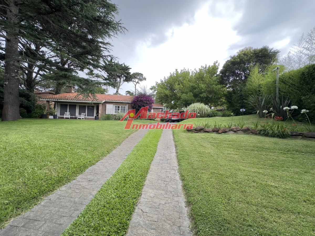 Alquiler anual y de temporada de casa de 3 dormitorios en Punta del Este