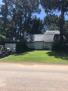 Casa en alquiler con piscina en Pinares