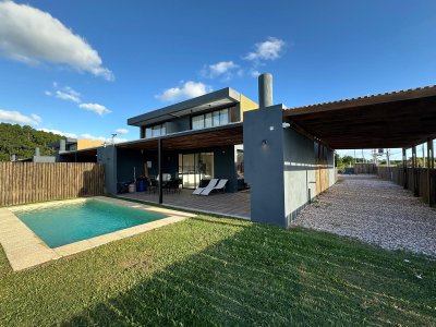 Casa en venta a estrenar en Barrio Privado Grutas Village - Las Grutas - Punta Ballena