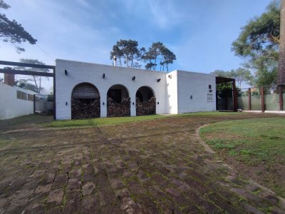 Alquiler y  venta de casa de 3 dormitorios en venta en Punta del Este
