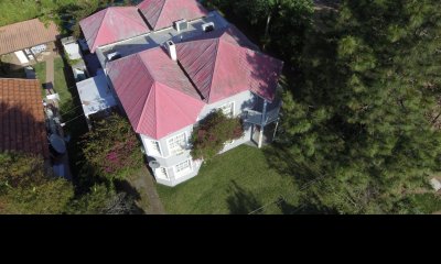 Casa en venta de 4 dorm y dep. c/ baño en La Barra