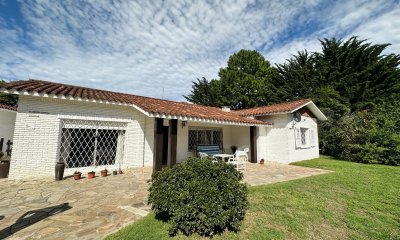 Casa en VENTA, zona colegios, Punta del este.