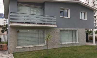 Casa ubicada en zona Mansa