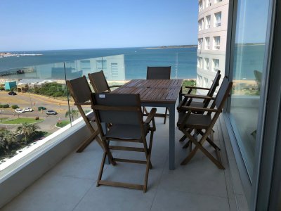 Apartamento en Mansa - Punta del Este Ubicado a  100 metros del Mar.  - PLD815A