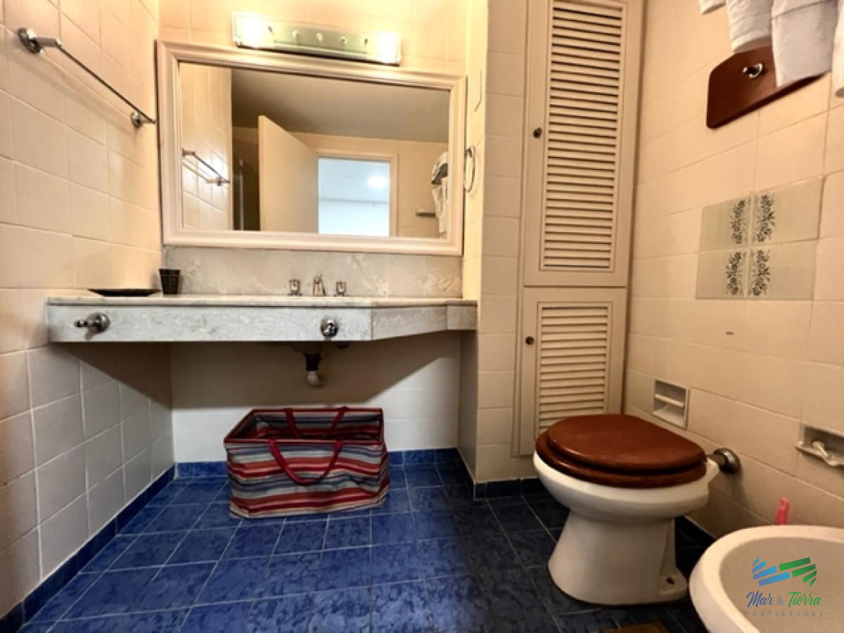 Apartamento ID.4119 - Alquiler temporario Apartamento 2 y medio dormitorios en Playa Mansa, Punta del Este